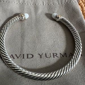David Yurman cable classic bracelet. White agate.